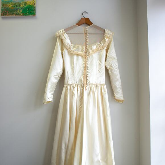 Vintage Satin Cream Lace Trim Wedding Dress Modern Size Medium - Picture 7 of 9